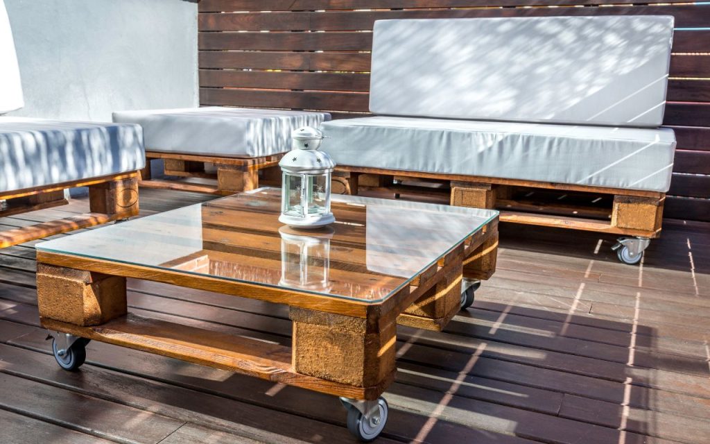 Diy _ comment créer un salon de jardin avec des palettes _ Découvrez nos conseils et astuces
